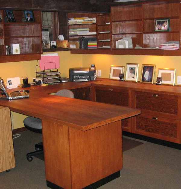Image Don Bastian built in executive desk and bookshelves