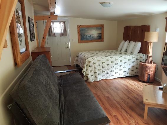 Telegraph Cove Accommodation Bedroom